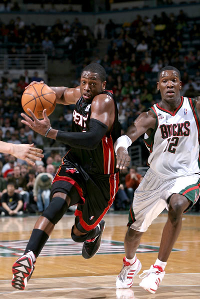 端的焦点是 端的焦点是