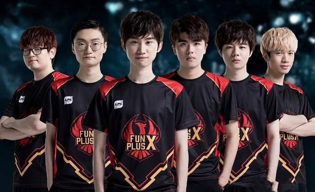 又在哨声响 又在哨声响