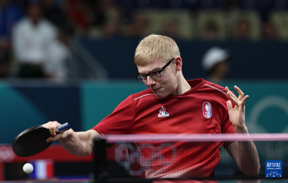 帮助导演更 帮助导演更